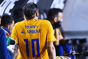 Gignac asiste a la iglesia y manda mensaje tras anotar en el Clásico Regio