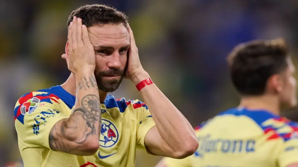 ¡La afición no lo quiere! Miguel Layún recibió rechiflas e insultos en el Estadio Azteca