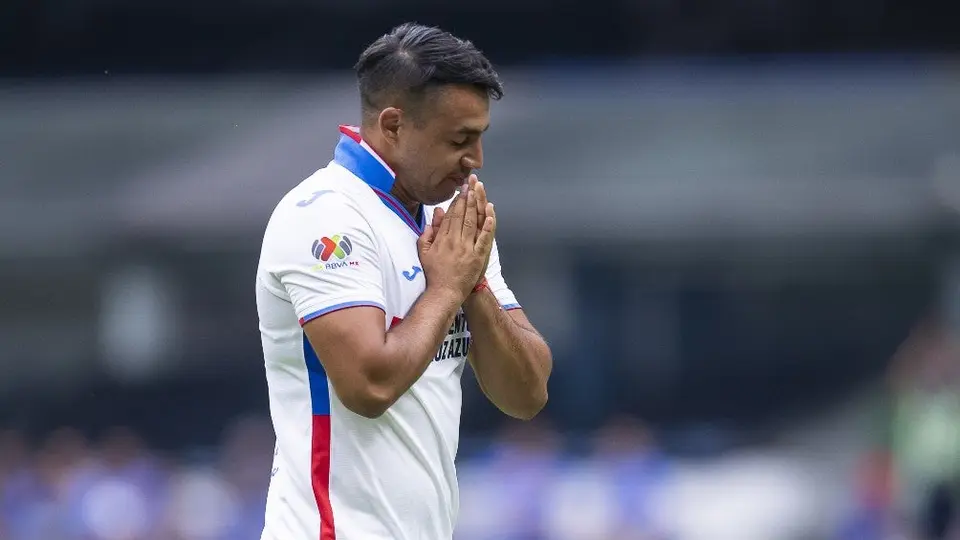 Cruz Azul baja el registro de Iván Morales en la Liga MX