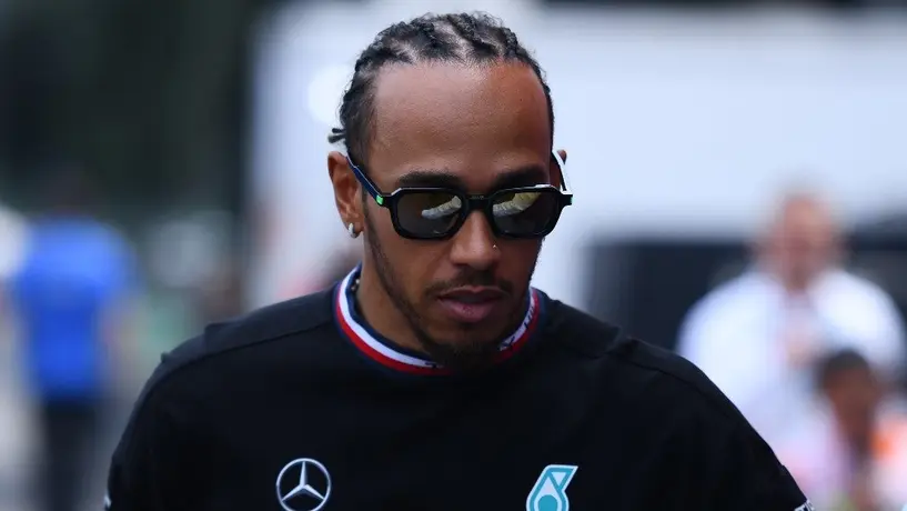 Hamilton lanzó dardo a Checo: 'Si tuviera su auto, las cosas serían diferentes para Max'