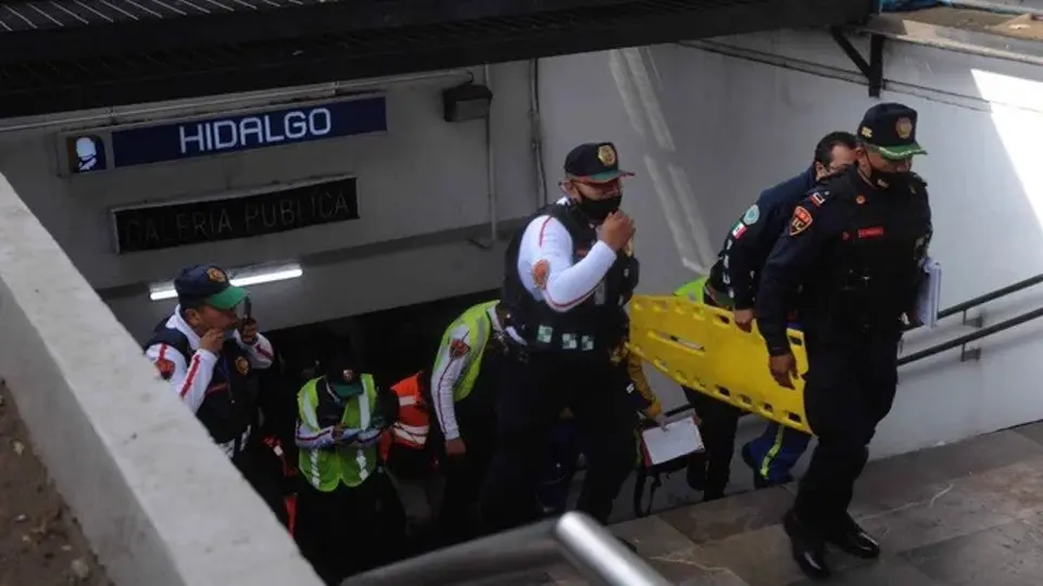 Dos personas murieron tras ser arrollados en Metro Hidalgo en Línea 2; servicio fue suspendido