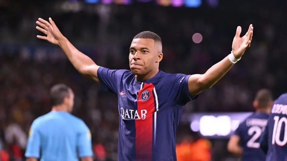 ¿Indirecta a Lionel Messi? Dueño del PSG pidió el Balón de Oro para Kylian Mbappé