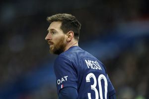 Fan le pide foto a Lionel Messi y en un descuido le planta un beso