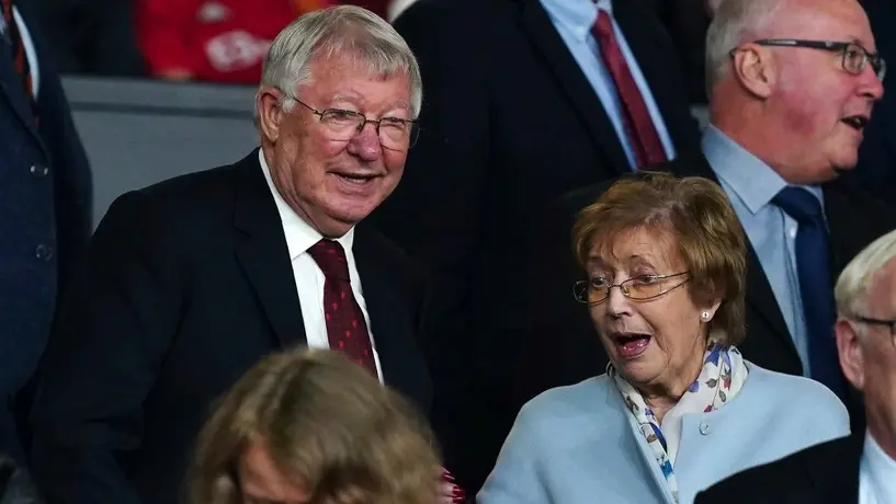 Muere esposa de Sir Alex Ferguson a los 84 años, informó el Manchester United