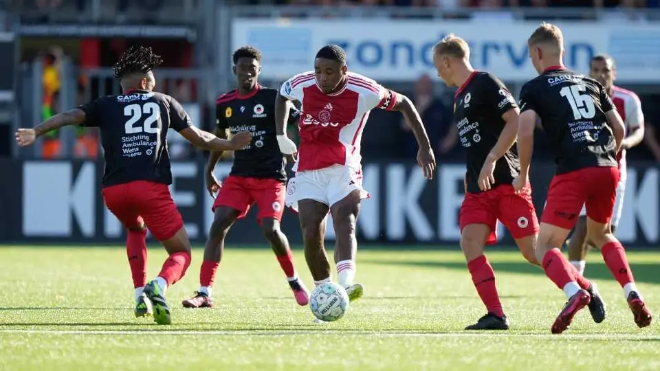 Ajax empató ante Excélsior en la Eredivisie; Jorge Sánchez se quedó en la banca