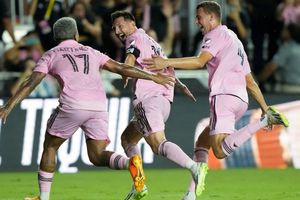 ¡Qué momento! Leo Messi festejó el gol del triunfo con su familia