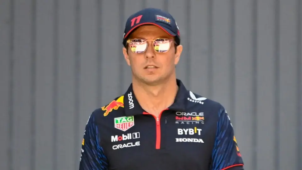 Checo Pérez responde a la críticas: "Solo a los pilotos de Red Bull nos 'buscan' reemplazo"