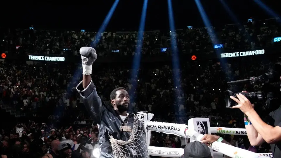 ¡'Prende' la pelea! Terence Crawford sale al ring acompañado de Eminem con Lose Yourself de fondo