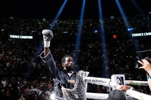 ¡'Prende' la pelea! Terence Crawford sale al ring acompañado de Eminem con Lose Yourself de fondo
