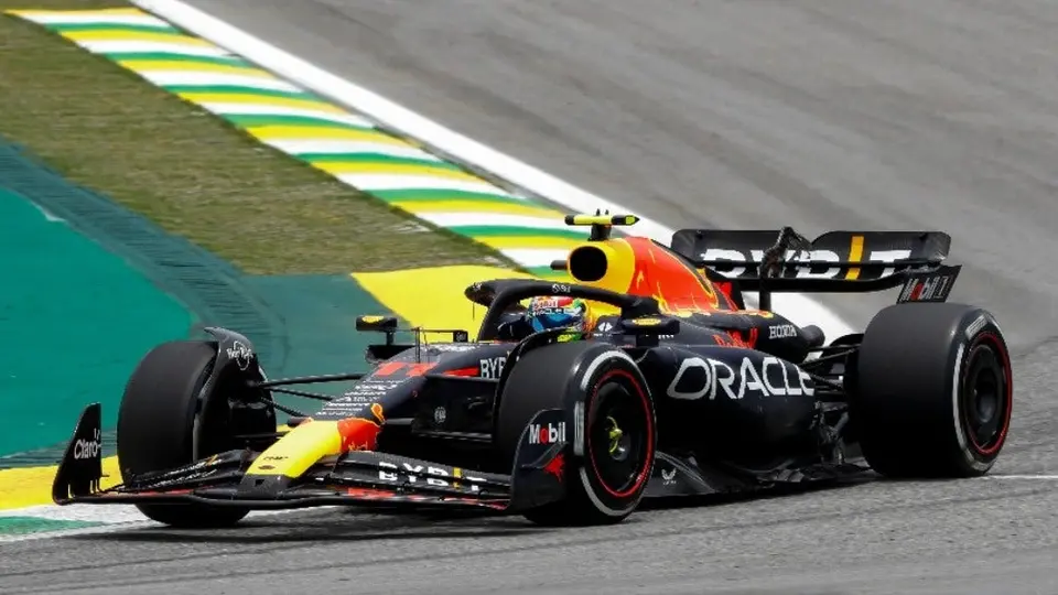 'Checo' Pérez buscará remontar posiciones en el Gran Premio de Brasil