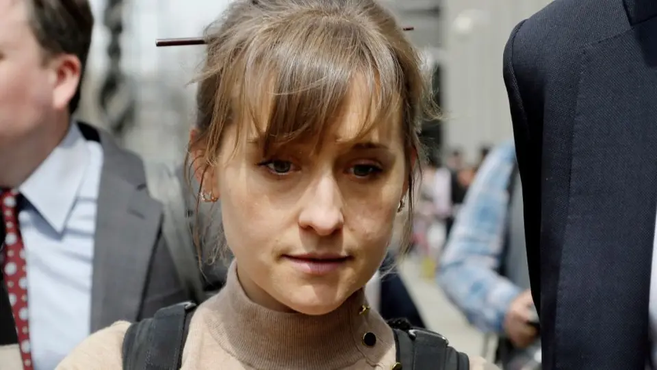 Liberan a Allison Mack, actriz de Smallville encarcelada por sus nexos con la secta NXIVM