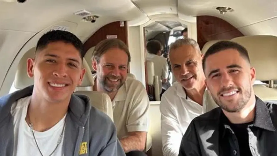 Edson Álvarez ya está en Londres para hacer pruebas médicas y firmar su contrato con el West Ham