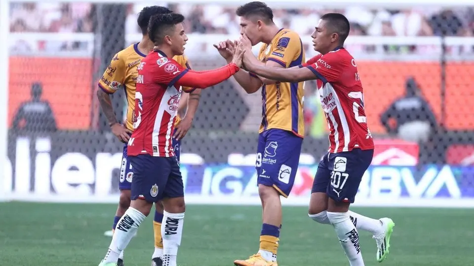 Chivas vence a Atlético San Luis y liga su segunda victoria consecutiva en el Apertura 2023