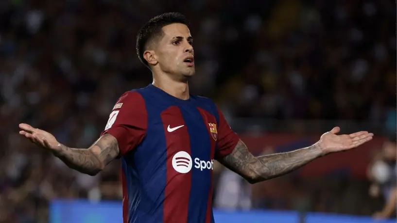 Joao Cancelo: Enigmáticos gestos tras partido Barcelona-Celta se vuelven virales