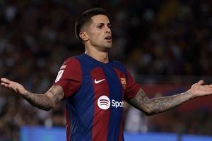 Joao Cancelo: Enigmáticos gestos tras partido Barcelona-Celta se vuelven virales