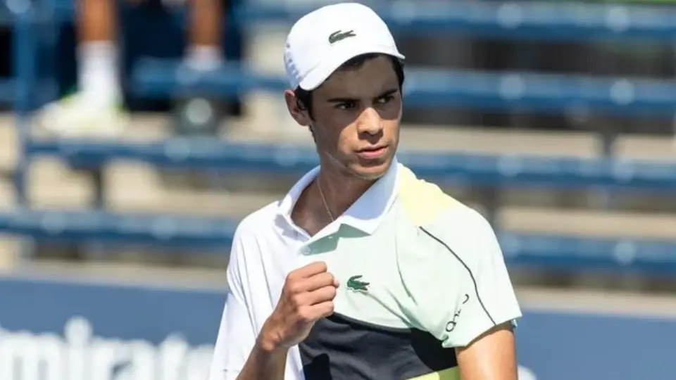 Rodrigo Pacheco debuta con victoria en la Copa Davis en el Club Campestre de Mérida