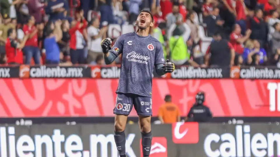 ¡Volvieron las Cruzazueladas! Xolos vence a La Máquina con autogol de Cambindo