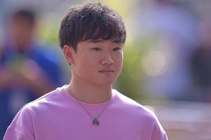 Checo Pérez: ¿Yuki Tsunoda alza la mano para ocupar el lugar del mexicano en Red Bull?