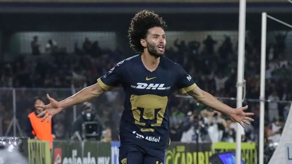 ¡Gran cariño! César Huerta es ovacionado por la afición de Pumas