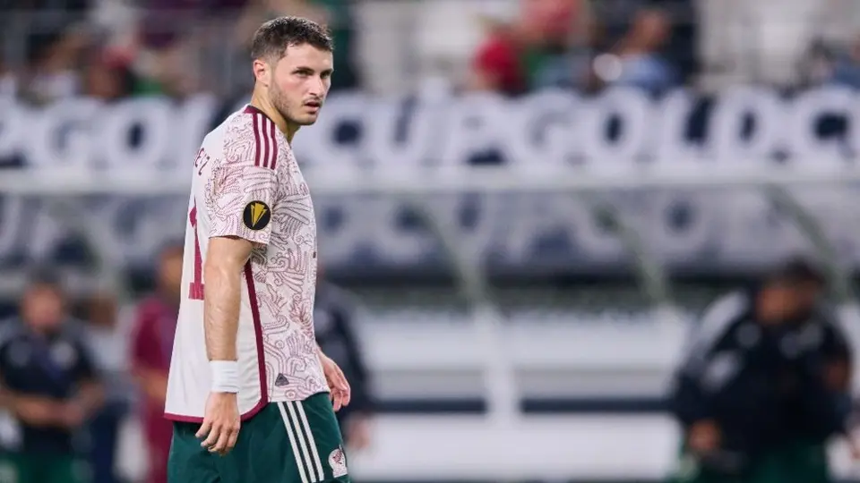 Santi Giménez acepta que no le incomoda ser suplente con el Tri: 'Sí me toman en cuenta'