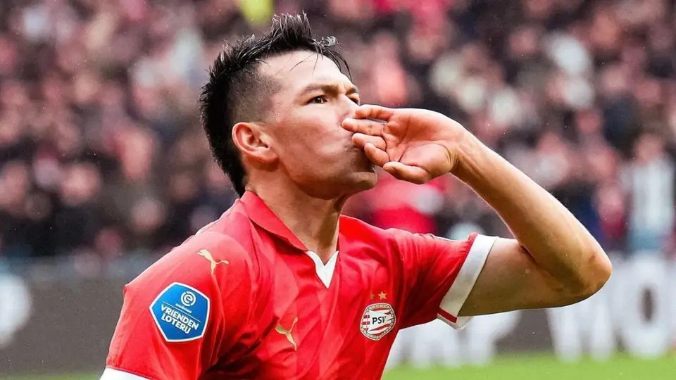 'Chucky' Lozano anota hat-trick en victoria del PSV Eindhoven sobre Ajax