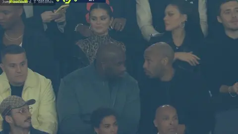 Selena Gómez asistió al PSG vs Marsella en el Parque de los Príncipes