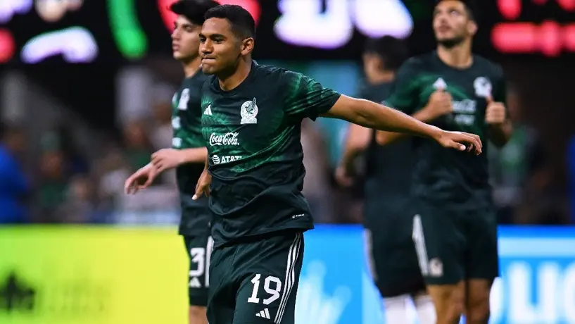 'Tacleada' de 'Tiba' Sepúlveda en el México vs Uzbekistán desata ola de memes