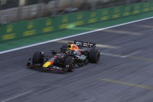 Max Verstappen saca su lado 'chusco' y se pone a cantar en el circuito de Interlagos