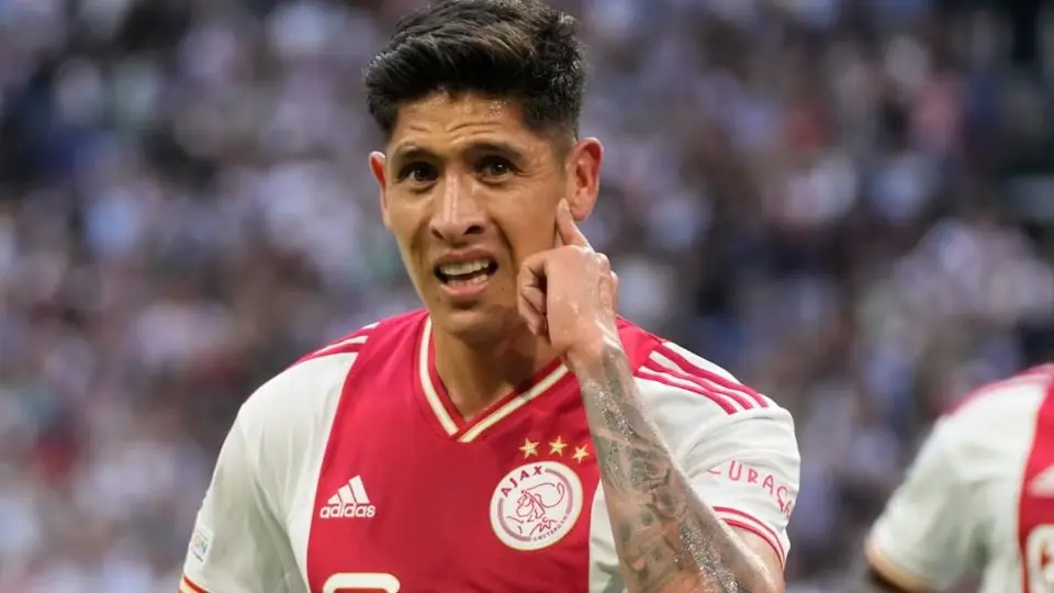 Edson Álvarez, cerca de no fichar con West Ham por sus agentes, señala medio británico