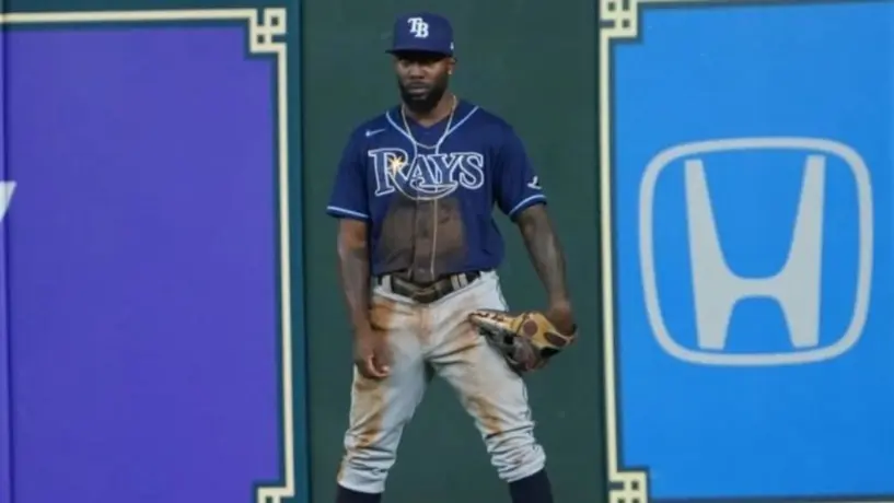 ¡De otro planeta! Randy Arozarena se luce con tremenda atrapada en el juego contra los Texas Rangers