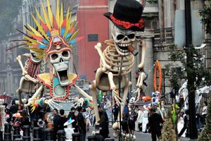 Desfile Día de Muertos CDMX: Vías alternas y horarios del transporte público