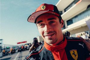 Aficionados oran para que le vaya bien a Charles con estampas de ‘San Judas-Leclerc’