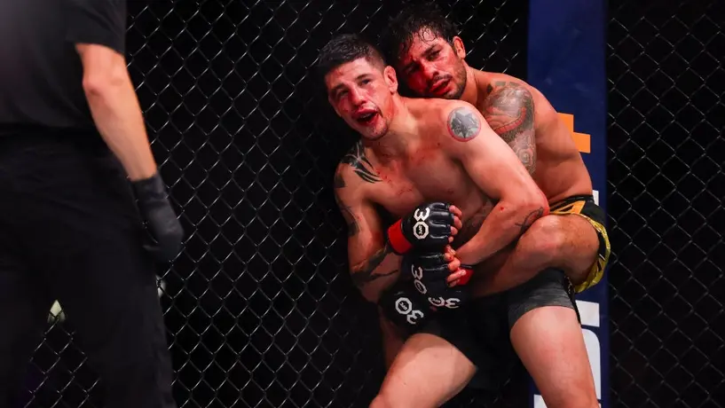 Brandon Moreno pierde su título de peso mosca tras caer ante Alexandre Pantoja