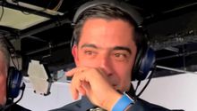 ¡En lágrimas! Andrés Vaca rompe en llanto en plena narración de gol de Santi Giménez