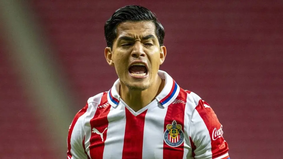 'Chapo' Sánchez cumple 13 años en Chivas y ya es el jugador en activo con más años en el Rebaño