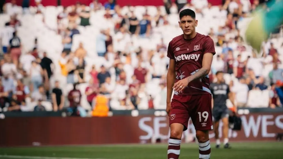 Descartan lesión de Edson Álvarez y su salida en el West Ham vs Manchester City fue por fatiga
