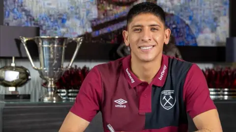David Moyes sobre Edson Álvarez: 'Complementará las otras opciones del mediocampo'