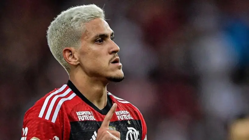 ¡Increíble! Preparador físico del Flamengo agredió a uno de sus jugadores