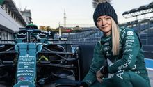 Jessica Hawkins se convirtió en la primera mujer en conducir un F1 moderno