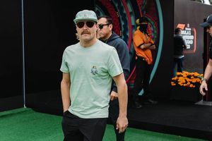 ¡Inspirado en los tacos! Valterri Bottas presentó el casco que usará en el GP de México
