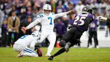 Colts vencen a Baltimore con gran actuación de Matt Gay