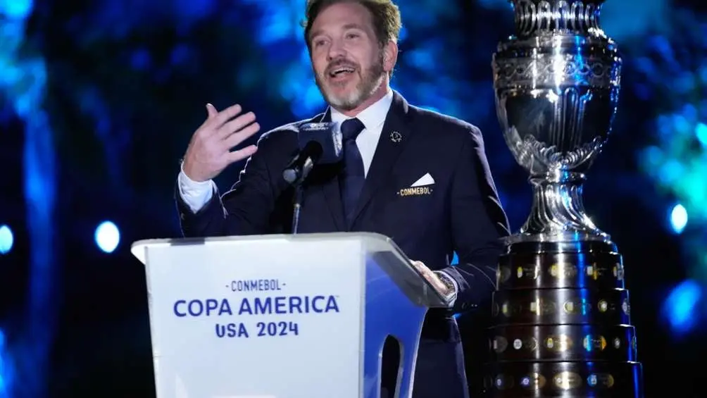 Alejandro Dominguez, presidente de la Conmenbol, en un evento en Luque, Paraguay