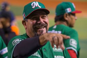 Benjamín Gil, mánager mexicano, en pláticas con los Padres de San Diego y cerca de hacer historia