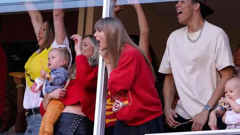 Taylor Swift usó un brazalete con el 87 de Travis Kelce en el juego de Kansas City Chiefs