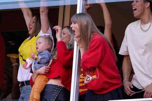 Taylor Swift usó un brazalete con el 87 de Travis Kelce en el juego de Kansas City Chiefs