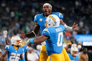 Chargers vencen sin complicaciones a unos deslucidos Jets en el Monday Night Football