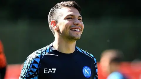 Chucky Lozano fue 'separado' del Napoli por no haber renovado, mencionan medios italianos
