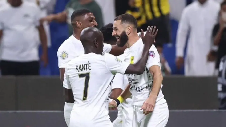Karim Benzema se estrena con el Al-Ittihad con un golazo