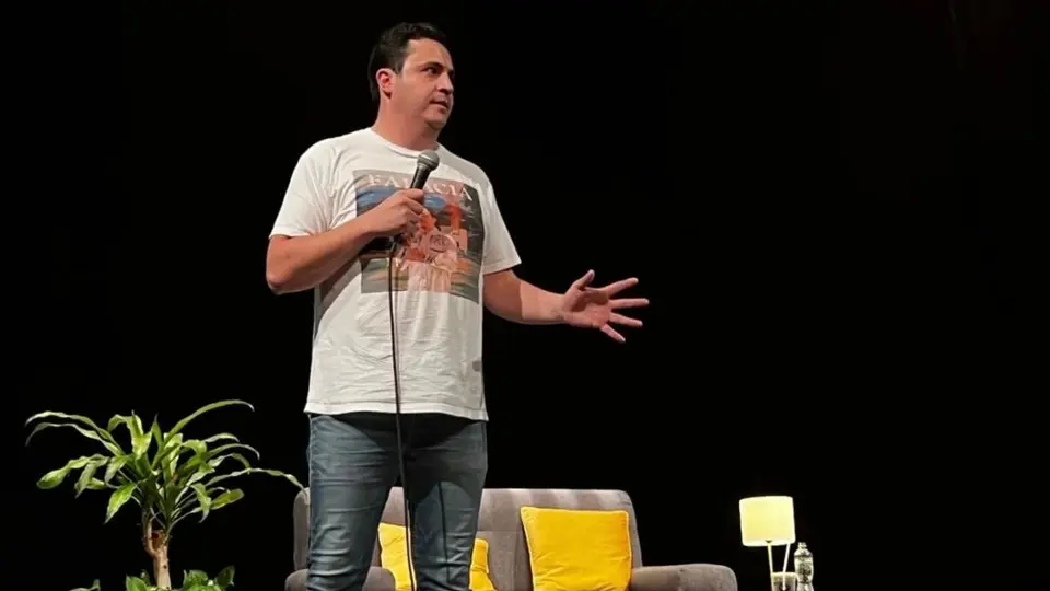 Ricardo O’Farrill pide disculpas tras sufrir brote maníaco depresivo