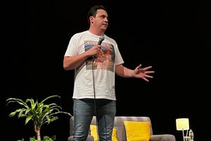 Ricardo O’Farrill pide disculpas tras sufrir brote maníaco depresivo